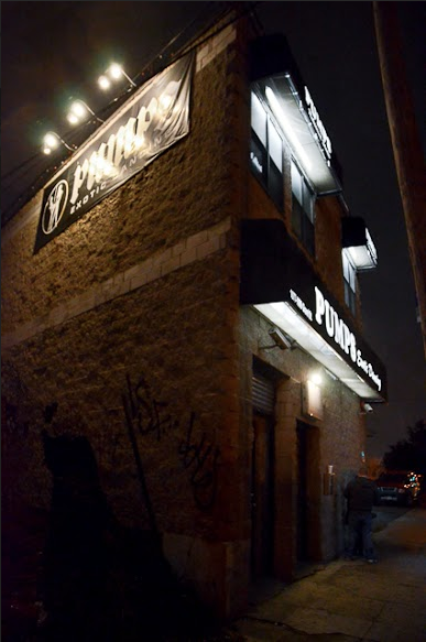 At Pumps (photo by Gustavo Ponce)
