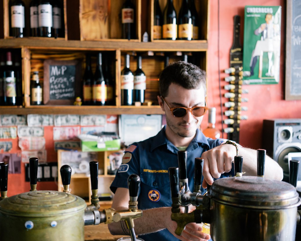 Mitch is ready for the sun as he pours some tasty brews for us at The Bodega. (Photos by Bart Koscinski for Bushwick Daily.)