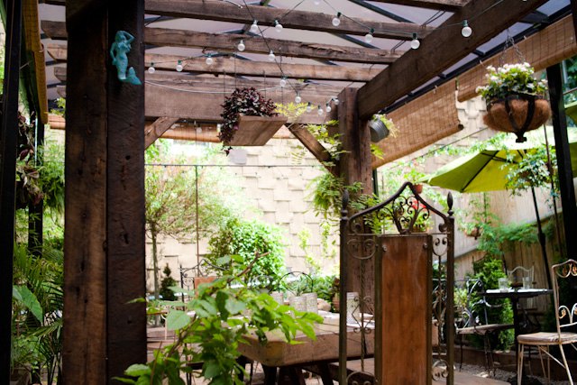 Rent Mominette's Backyard for a Beautiful Private Party!
