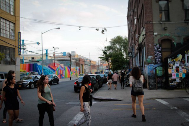 At Bogart Street anything could happn (photo by Katarina Hybenova for Bushwick Daily)
