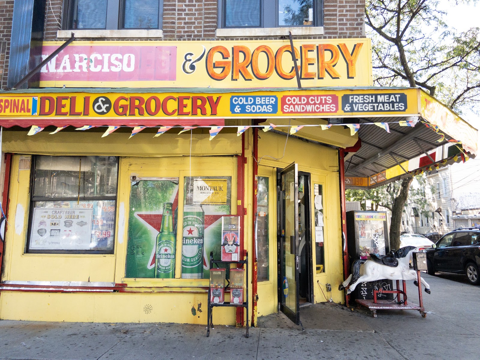 Bodega Leaders Push Back Against Quick Grocery Delivery ‘Dark Stores’
