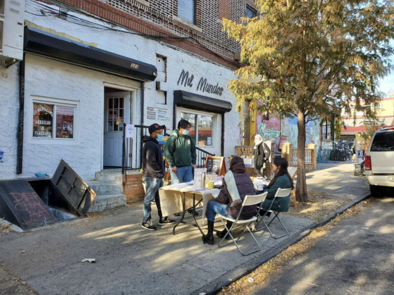 Mil Mundos en Común Quiere Traer Internet Gratuito a Bushwick