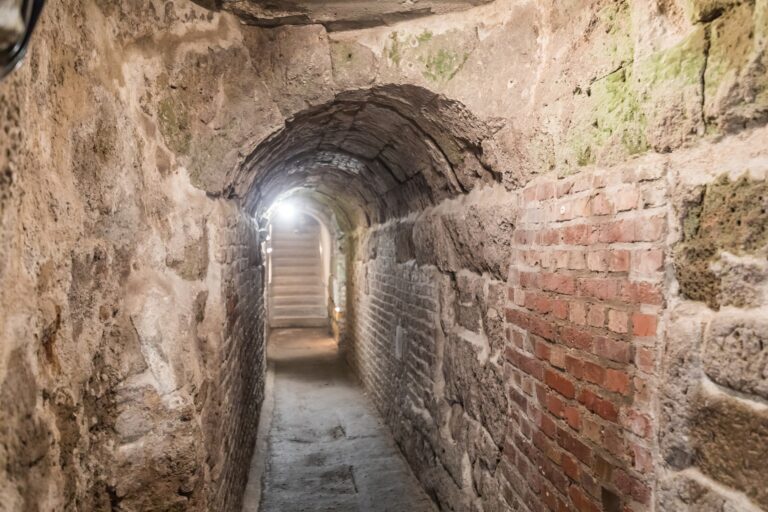 Groups of people keep climbing into New York’s sewers at 2 a.m. Nobody can say why