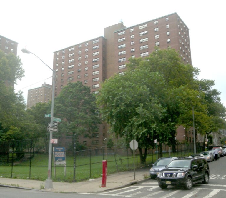 Mamdani closed financing for Sol on Park, 229 affordable homes for older New Yorkers in the Bronx. The $214 million build lands on NYCHA’s Morris Houses campus.