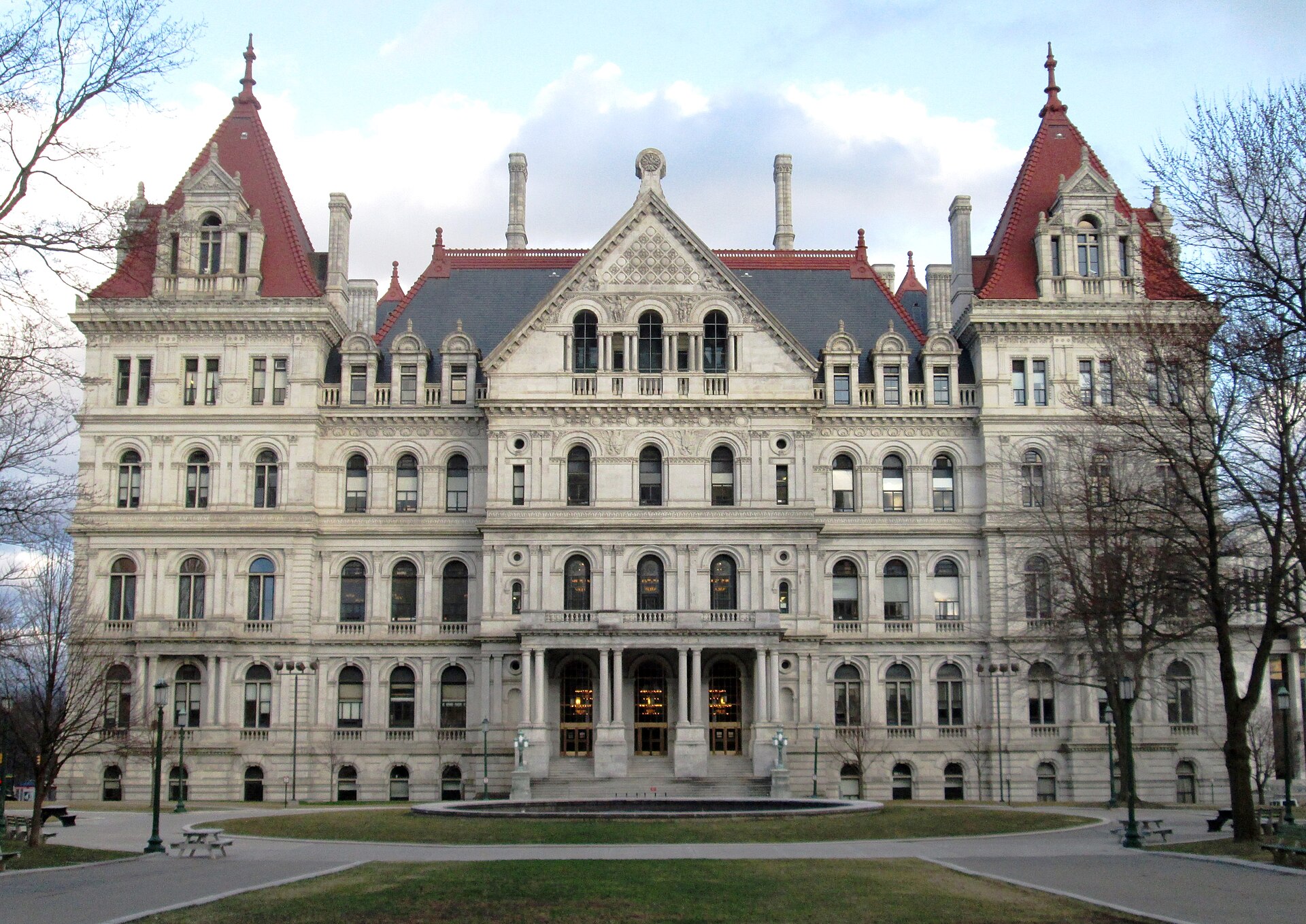 Stores can charge you more if your phone battery is low, and New York just voted to ban it