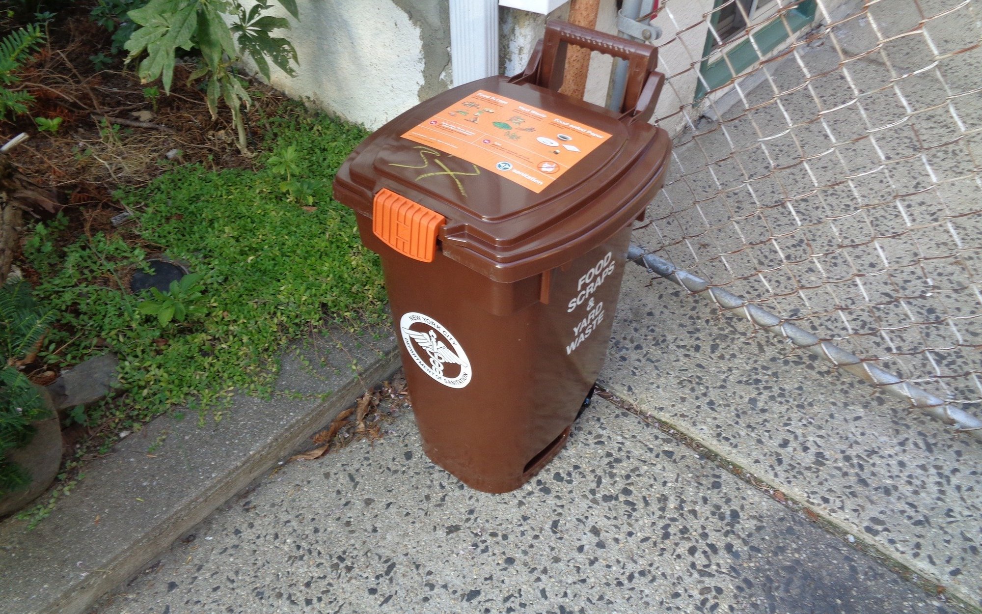 NYC’s composting rules were ‘confusing and outdated,’ DSNY says: now every business has to follow them