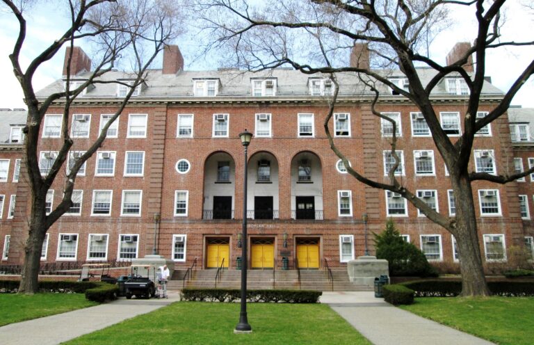 CUNY graduation rates fell in fiscal 2026. The steepest drop was in its ASAP program.